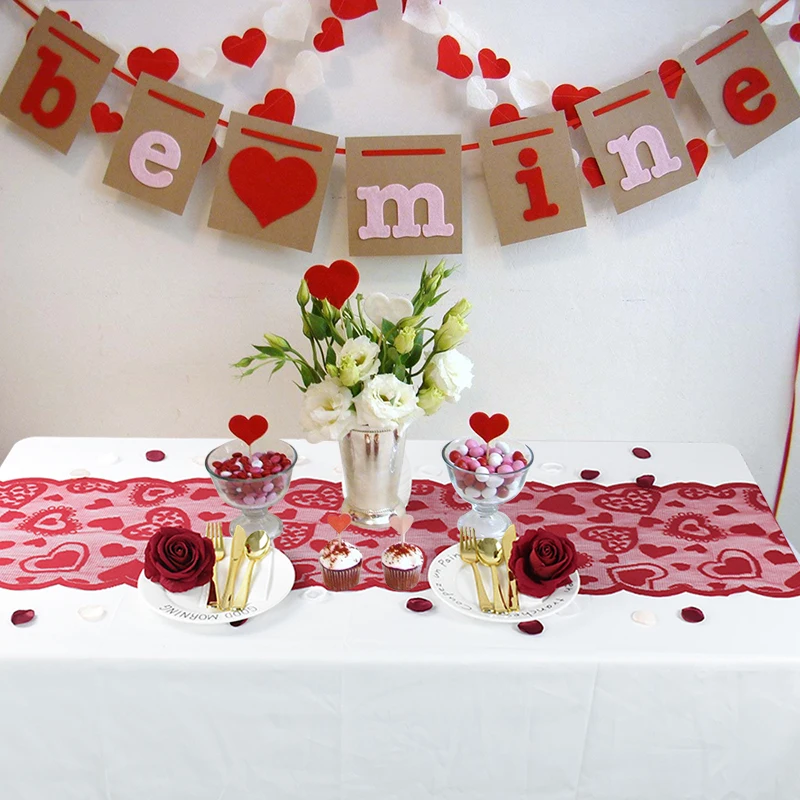 

1pcs Red Love Heart Lace Table Runner Placemats for Valentines Day Engagement Wedding Banquet Party Table Decoration Supplies