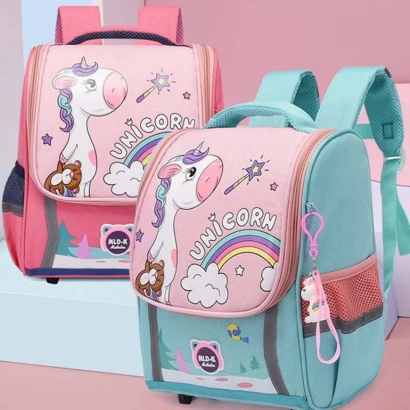 

Детский рюкзак, новинка лета 2025 года, модная сумка на плечо с героями мультфильмов для мальчиков и девочек, школьная сумка с милыми животными для детского сада, школьная сумка