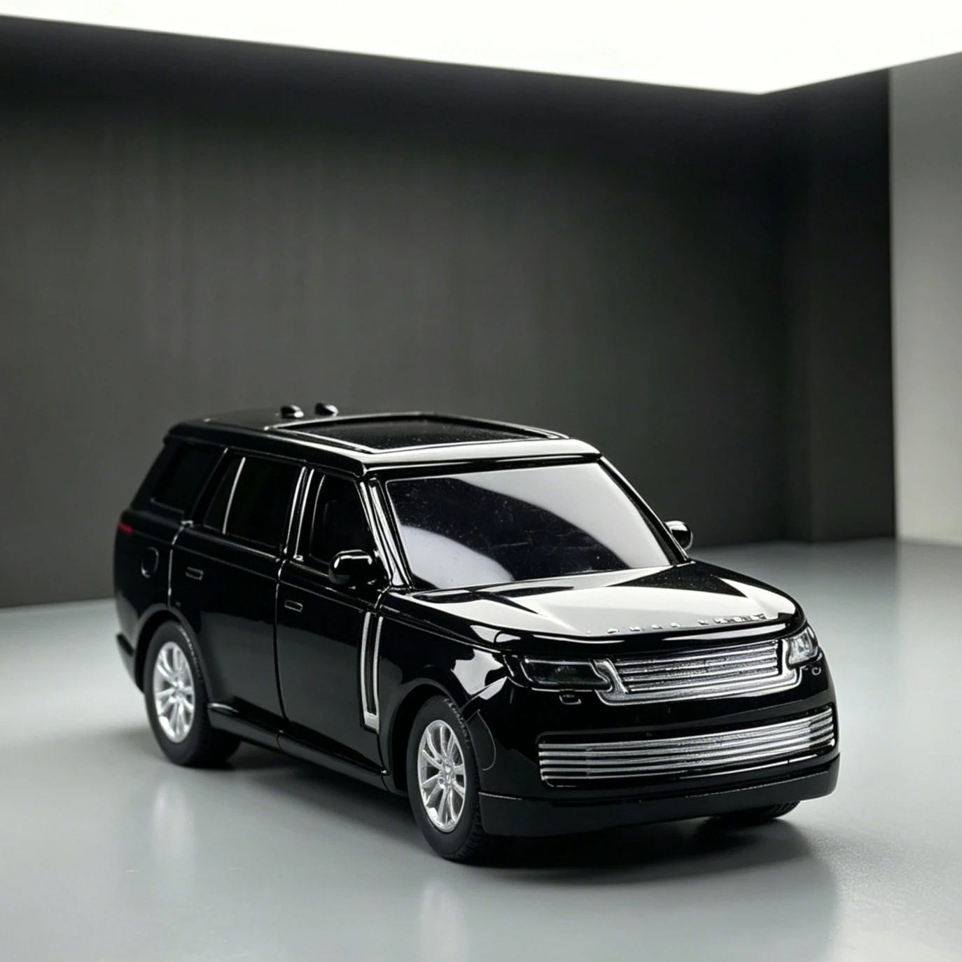 

1:64 Remote Control Alloy Car Model, Mercedes G-Class & Range Rover, Mini Sliding Vehicle, Collectible Toy & Display Ornament