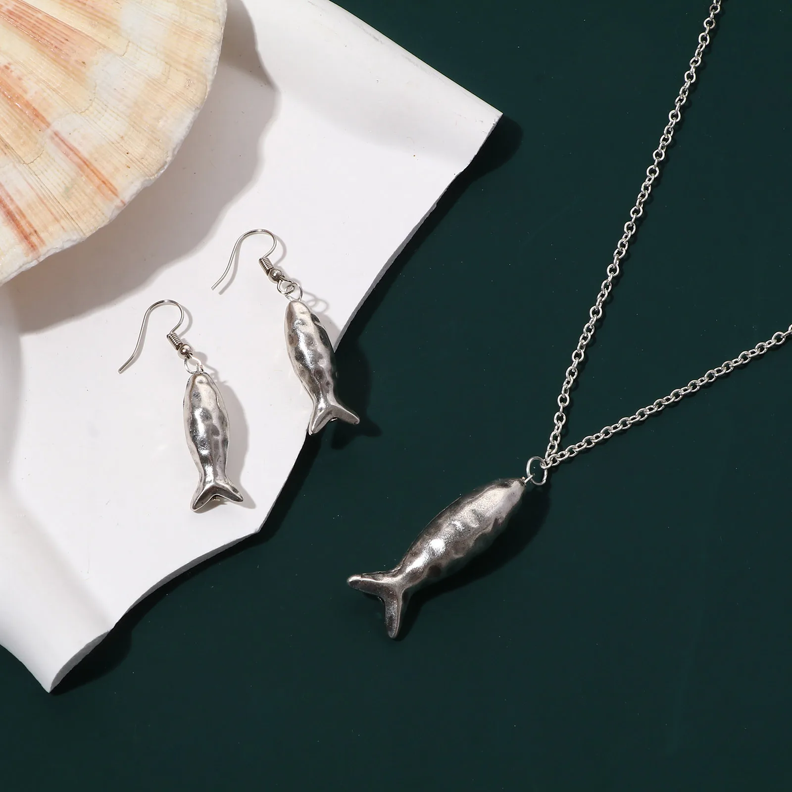 2PCs Ocean Jewelry Spacer Beads Antique Silver Color Fish Animal Metal Beads DIY Making Necklace Earrings Vintage Jewelry Gifts