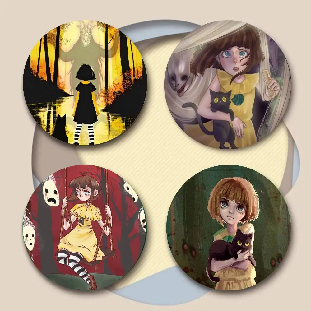 Insignias de juego de terror Fran B-Bow, insignia láser redonda de Anime, broche de dibujos animados, ropa, mochila, accesorios, solapa