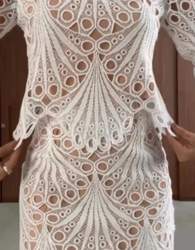 

Комплект из 2 предметов: воротник-стойка, рукав-колокольчик, вышитый топ и платье с асимметричным подолом (с подкладкой), женская одежда