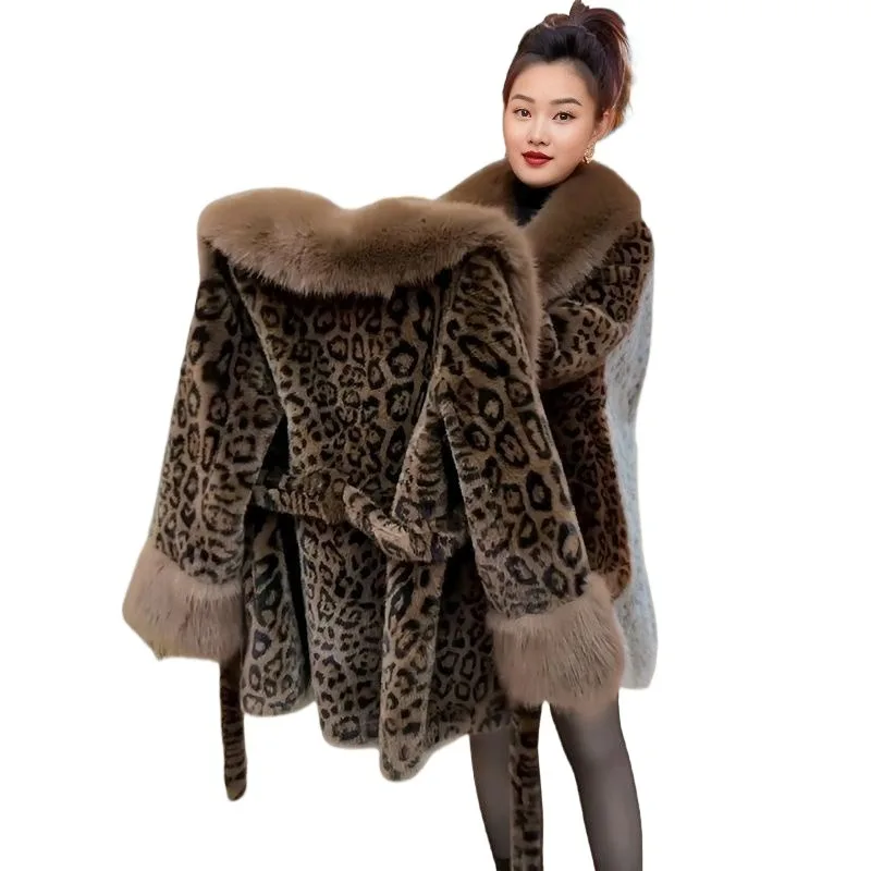 New Autumn and Winter Fashionable and Comfortable Coat Celebrity Leopard Print Temperament Medium Fur Collar Integrated Fur Coat