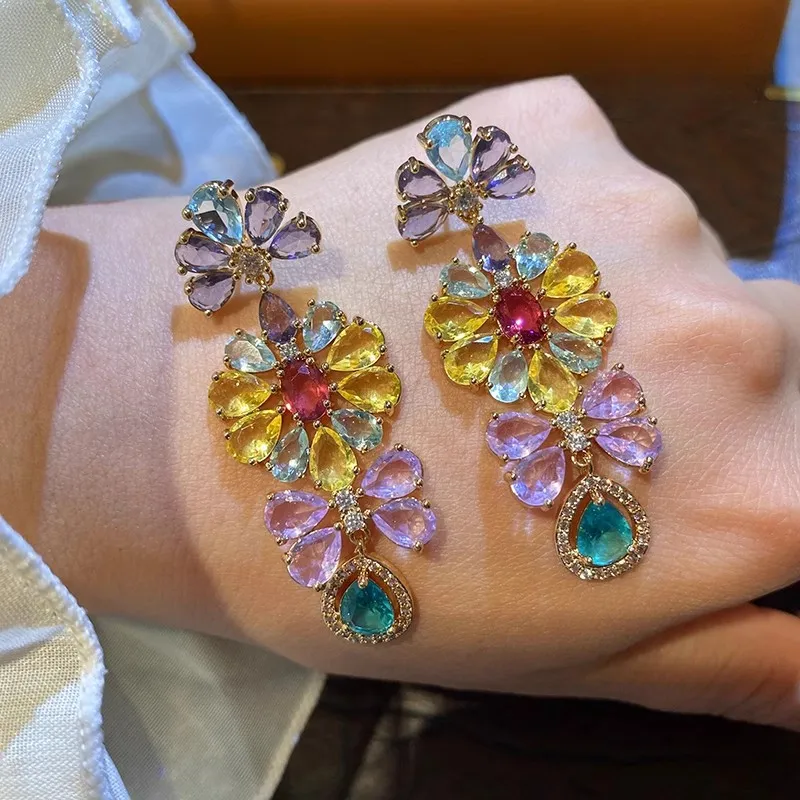 

Fashion Flower Zircon Sweet Earrings Light Luxury Temperament