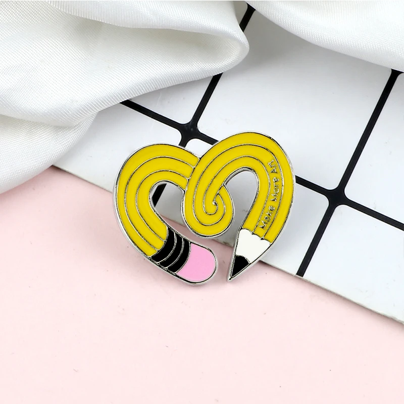 Creative Twisted Yellow Pencil Enamel Pins Cartoon Heart Shape Art Brooches Gift for Artist Student Metal Jewelry Backpack Badge