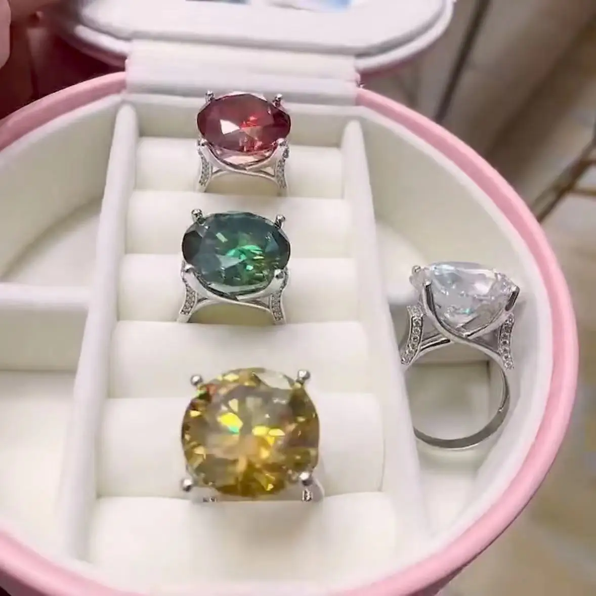 

Гигантское обручальное кольцо с муассанитом 20 карат, роскошный подарок из стерлингового серебра 925 пробы с позолотой