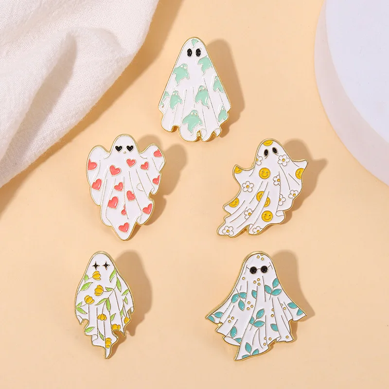 Cartoon Ghost Halloween Brooch Kawaii Anime Maple Leaf Shape Badge Enamel Pins Brooches Jewelry Clothing Accessories Gifts Toys