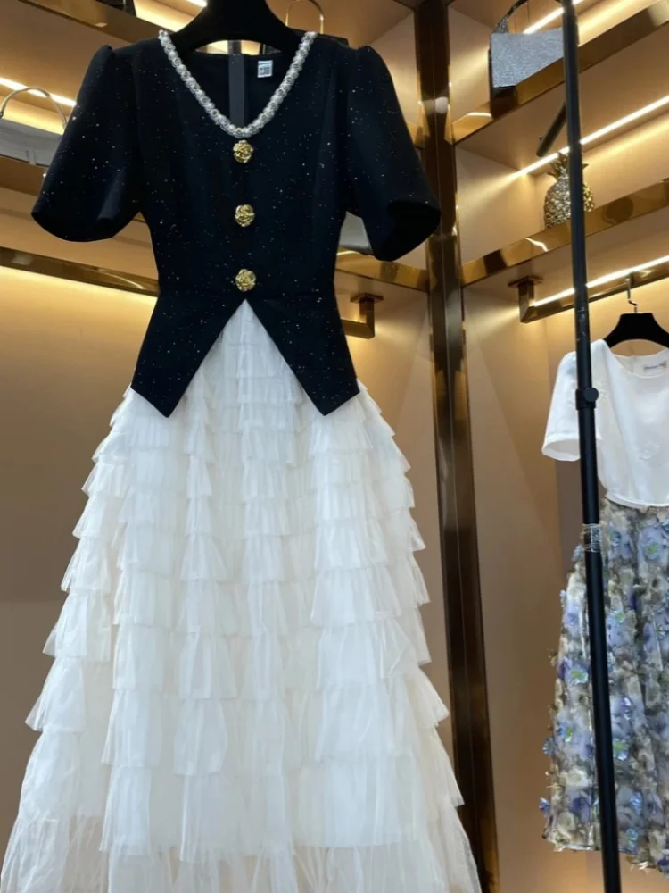 

New Beautiful Mesh Tiered Skirt Patchwork Dress Golden Flower Single Breasted Chic V-neck Elegant Party Dress French Young Women