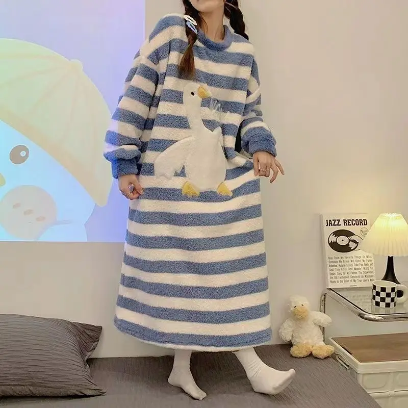 Nightgown Winter Warm Women Pajamas Sweet Cartoon Print Flannel Long Sleeve Loose Loungewear Warm Mid-length Robes Sleepshirts