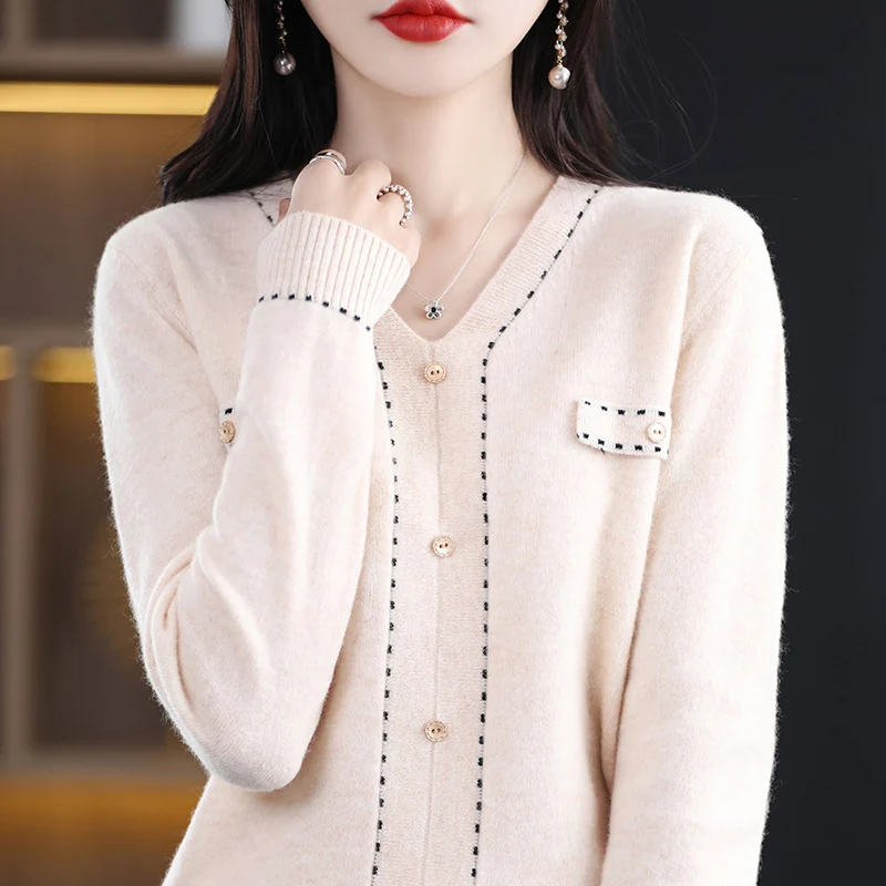 100% pure wool sweater New knitted pullover V-neck loose color matching fashion high-end top in spring and autumn.