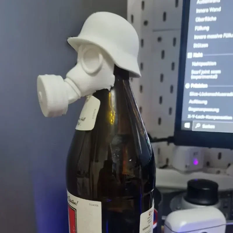 3D Printed Gas Mask Beer Bottle Helmet Decorative Lid Soldier Salute Beer Bottle Cap for BBQ Party Beer Enthusiasts Gift