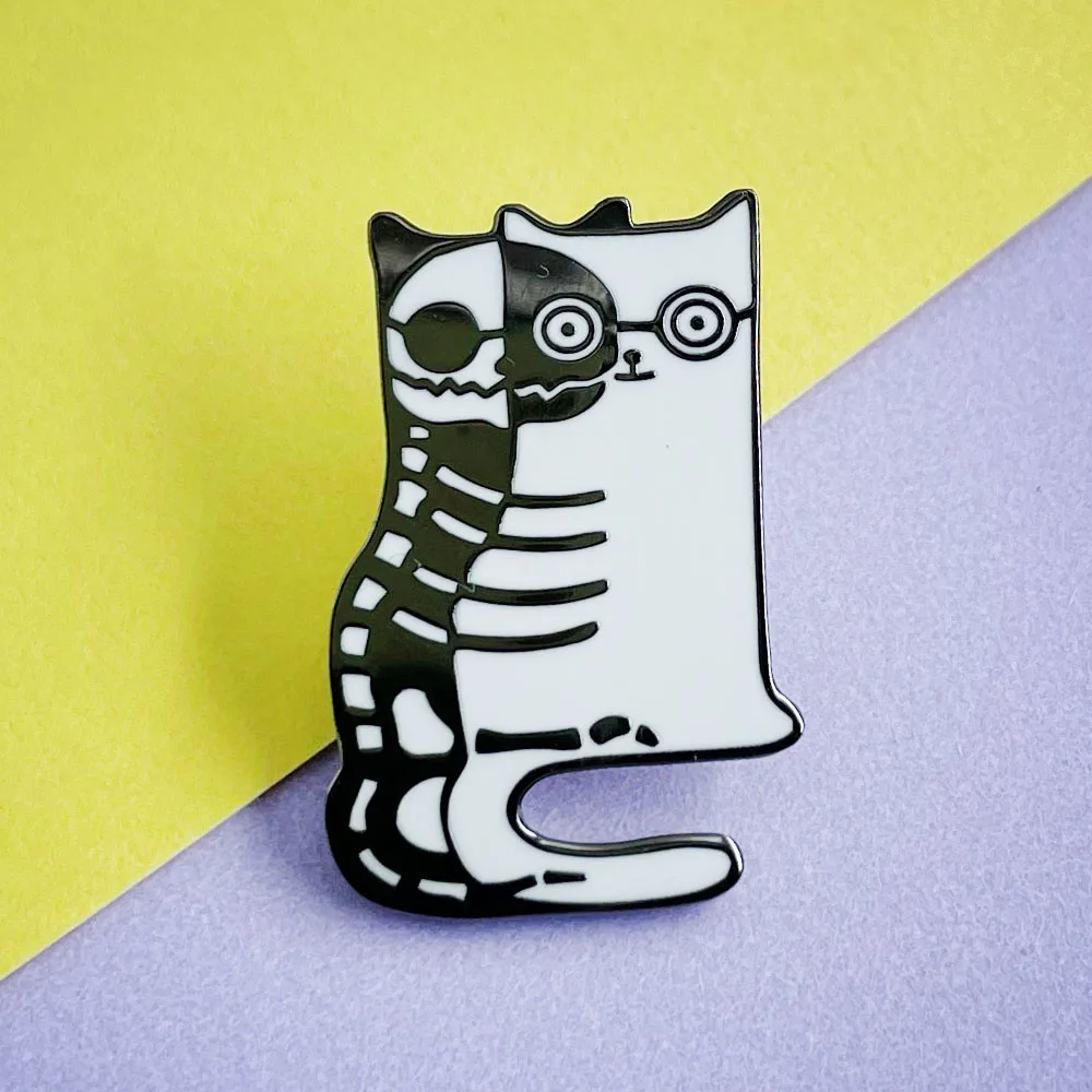 SchröDinger'S Cat Metal Brooch Quantum Mechanics Badge Physics Science Experiment Pin Student Backpack Accessory Creative Gift