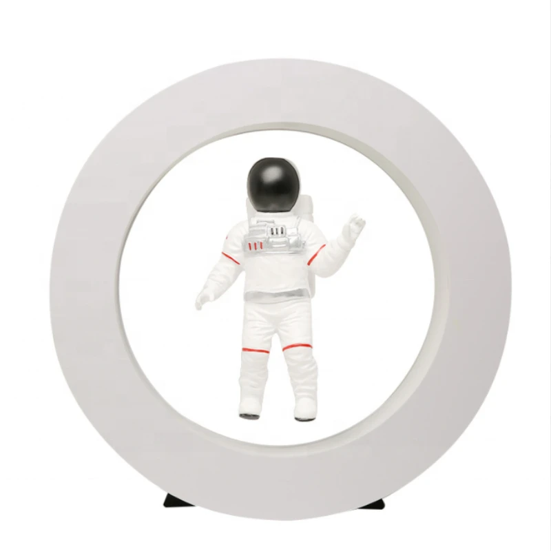 New Astronaut Magnetic Desktop Ornaments Creative Gifts Resin Crafts Floating Ornaments