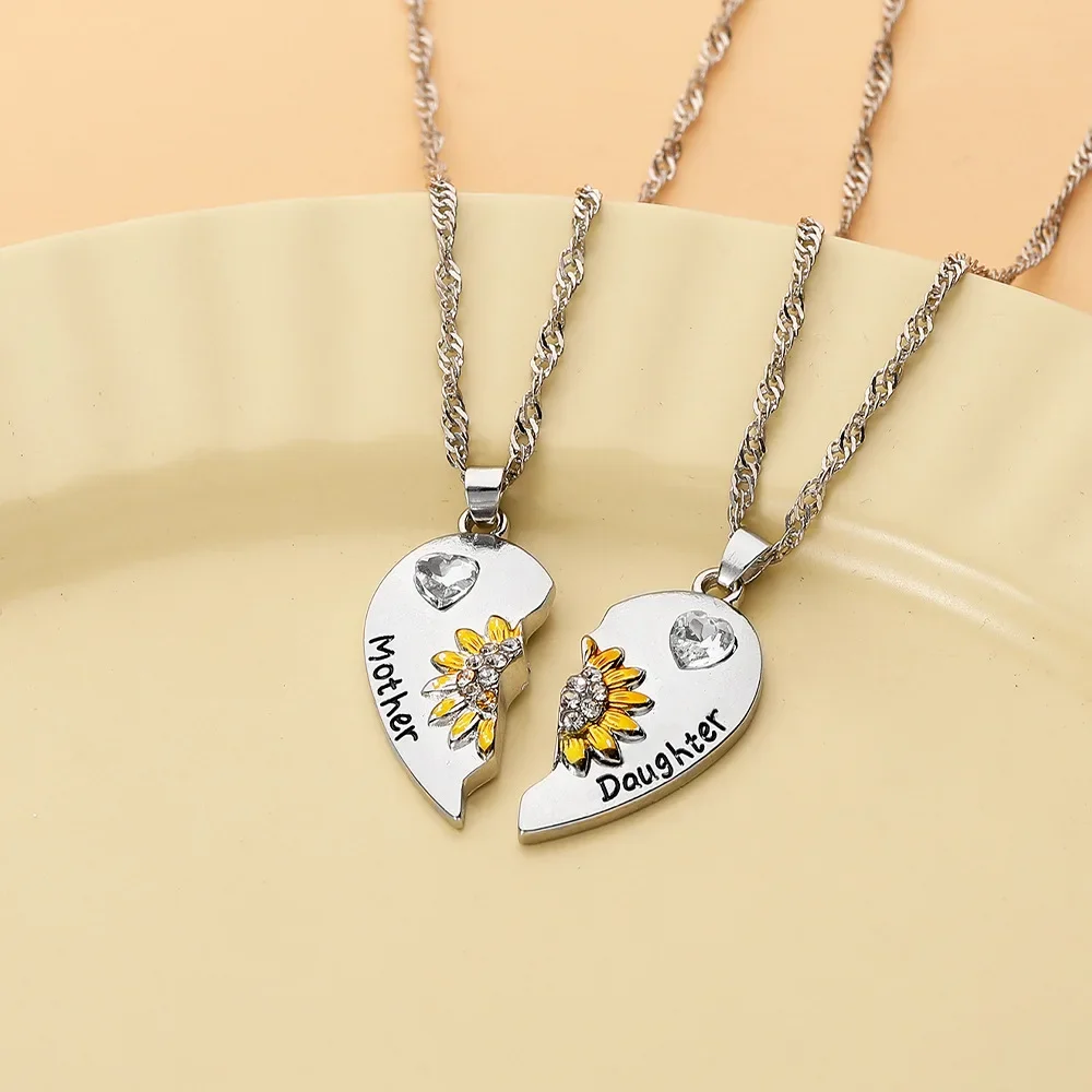 Trendy Mother Daughter Necklace for Women Girls Exquisite Sunflower Heart Shaped Pendant Clavicle Chain Mother's Day Gifts 2025 - view 4