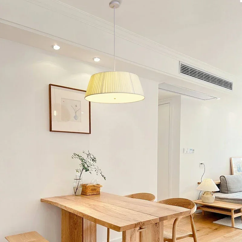 

Fabric France Iron Handmade Ceiling Pendant Light Modern Nordic Simple Living Rom Bedroom White Beige Chandelier Silk Lamps