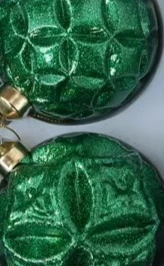 christmas-tree-decoration-glass-ball