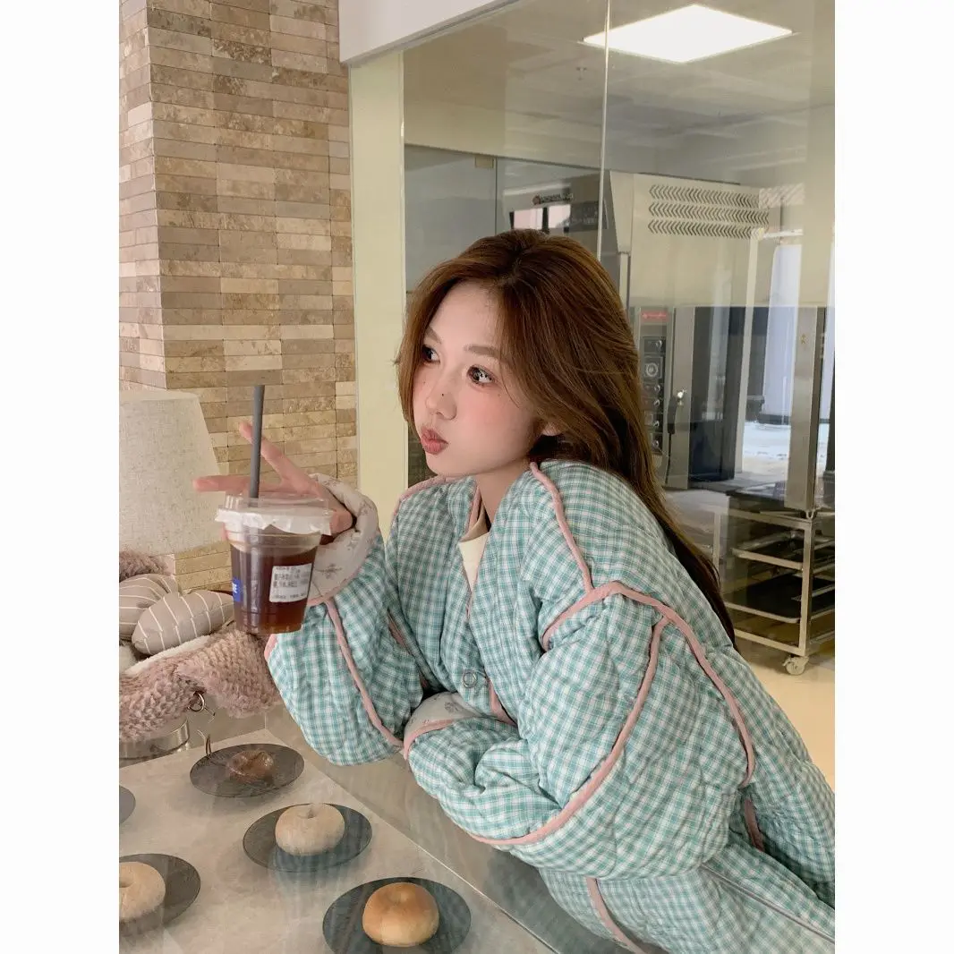 Korean Padded Thickened Cotton-padded Jacket for Women's Winter Retro Floral Cotton-padded Jacket Loose Warm Plaid on Both Sides