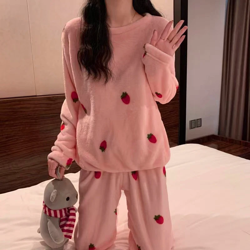 

Women's Winter Soft Comfortable Velvet Jacquard Warm Sleepwear Cute Strawberry Pajama Sets Female Thermal Nightwear Loungewear