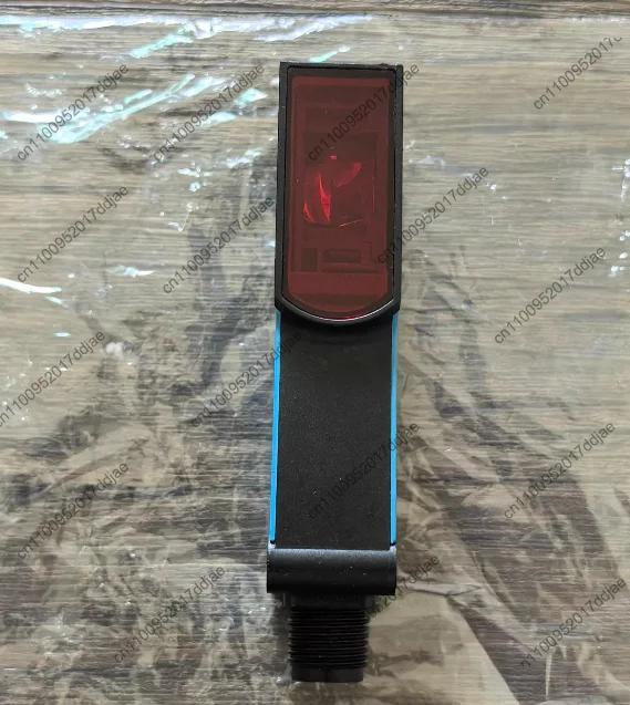 Wl18-3p430 sensor 1025911 real shot brand new