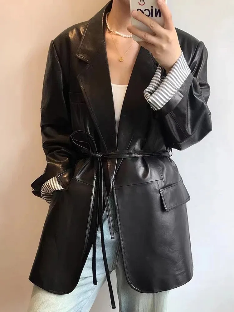 เสื้อแจ็คเก็ตหนังแท้สไตล์ยุโรปสำหรับผู้หญิง ปี 2025 หนังแกะฟอกฝาด สีเขียวทหาร  แบบสตรีทแวร์  ทรงเบลเซอร์