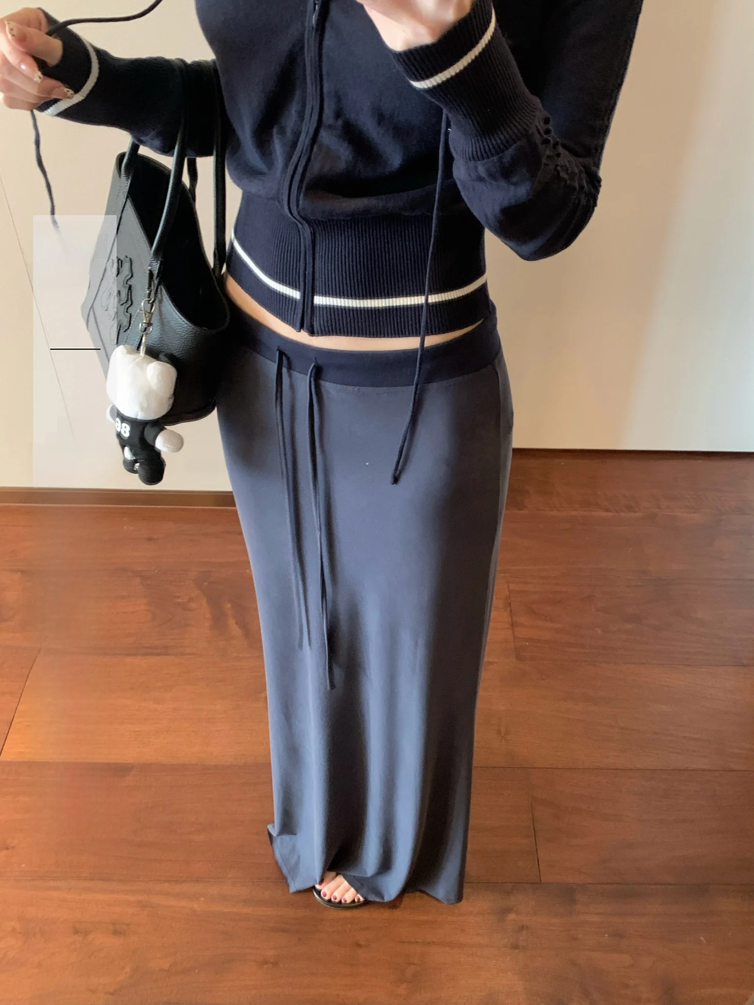 

Юбка Ego Studio American Mat с драпировкой, гладкая, с эффектом неощутимой кожи, с вставками, утягивающая, в пол, с высокой талией, H-образного силуэта