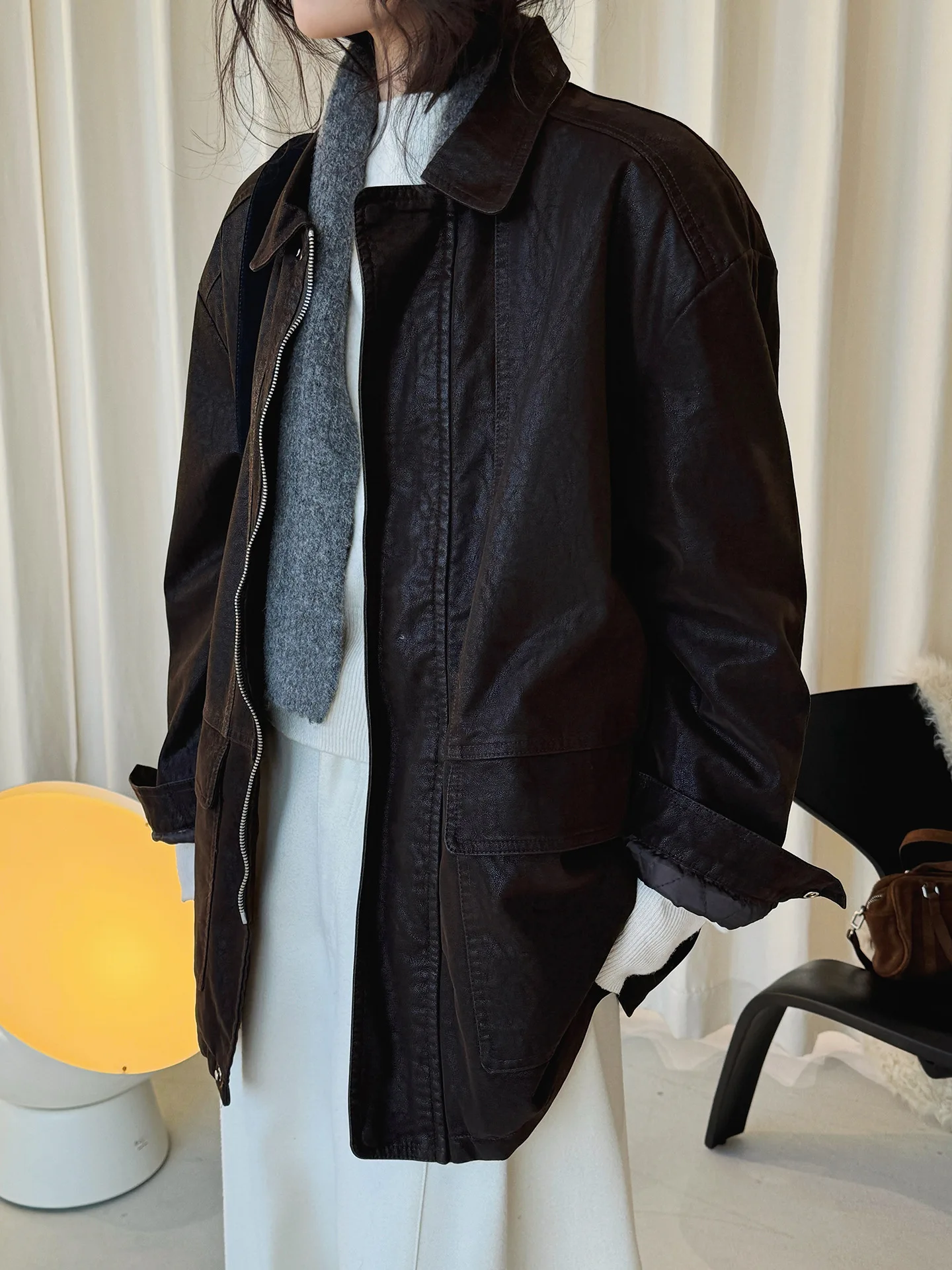 

Winter New Korean Retro Fashionable Interior Lamb Wool Large Pocket Leather Jacket with Collar Loose Coat for Women