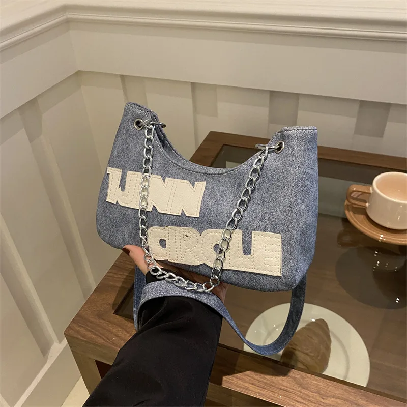 

2025 Trendy Chain Shoulder Bag Womens Fashion Ins Crossbody Purse Versatile Stylish Quilted Hobo Bag for Autumn Winter
