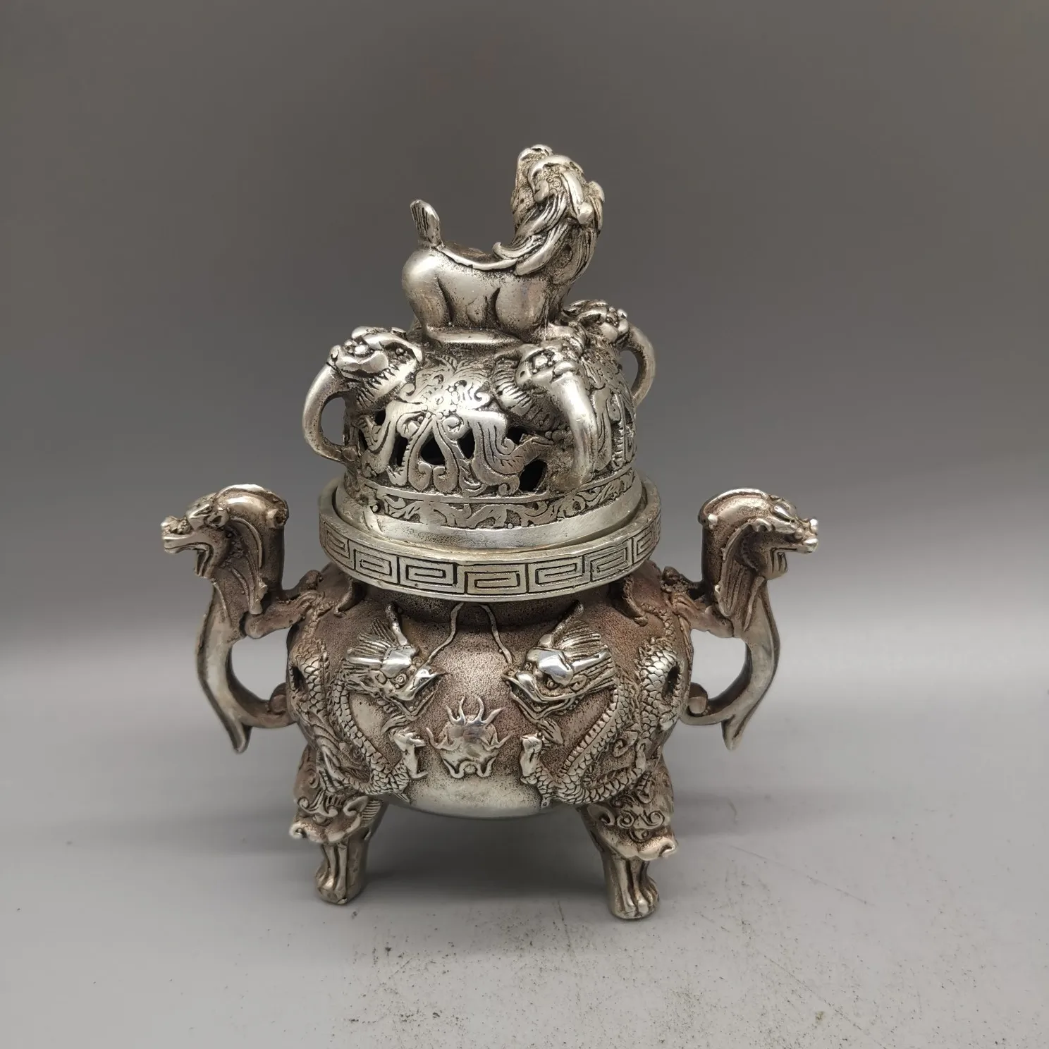 China Fine Workmanship Tibetan Silver White Copper Sculpture inch Double Dragons Play With Pearls inch Censer Metal Crafts D