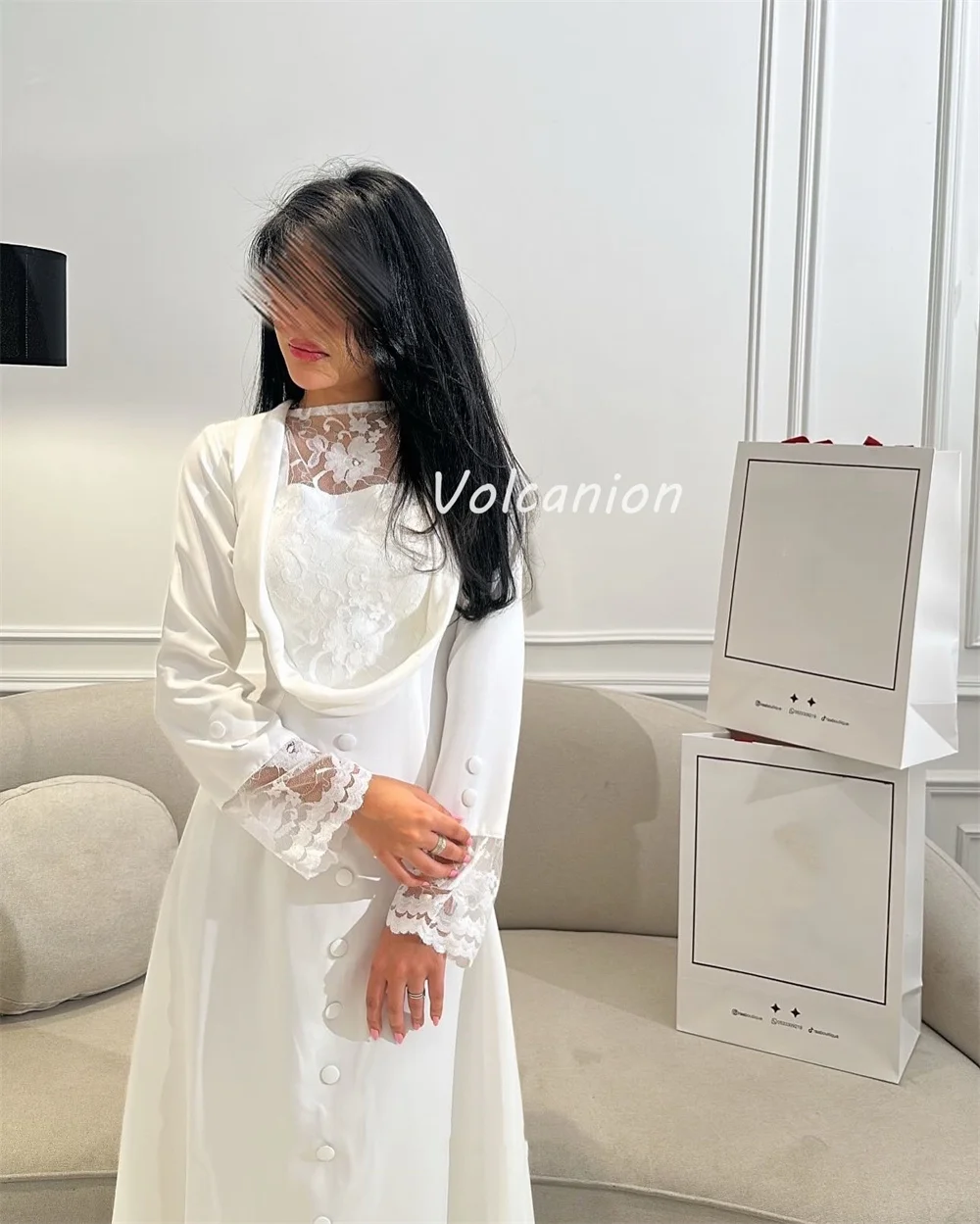 ที่กําหนดเองเซ็กซี่ Elegant ชีฟองปุ่มลูกไม้ดอกไม้ Ruched ตรง Scoop คอชุดยาว Bespoke โอกาสชุดสไตล์โมเดิร์น