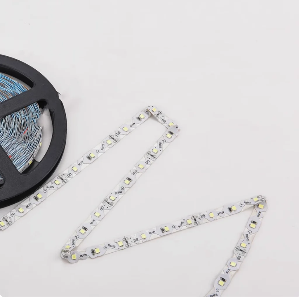 Striscia LED flessibile pieghevole Strisce LED a forma di S 120 LED / metro 6mm per nastro luminoso flessibile pieghevole fai da te Lettera di insegne al neon
