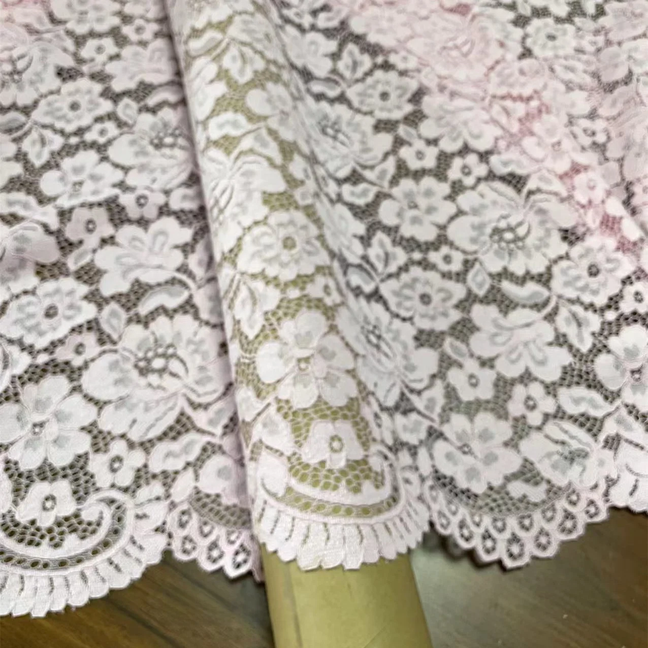 

Негабаритная ткань цвета слоновой кости, тяжелая таиннетка розового цвета asseny и персиково-розового цвета с кружевом для одежды и аксессуаров