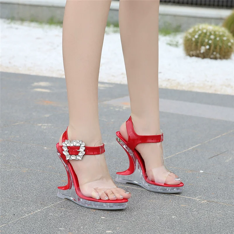 Summer new transparent PVcT with patent leather waterproof platform heel sandals for banquets, large-sized high-heeled women's s