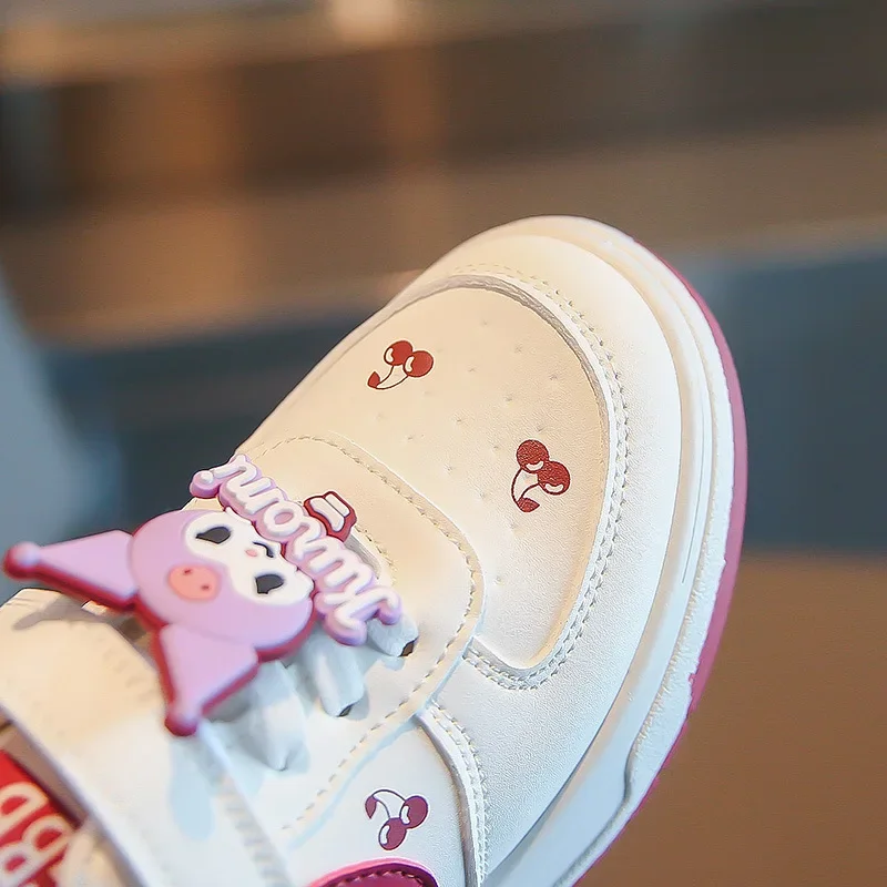 Sanrio Kuromi buty ocieplane wiosna nowa dziewczyna Kawaii kreskówka tenis wygodne oddychające antypoślizgowe buty do biegania trampki