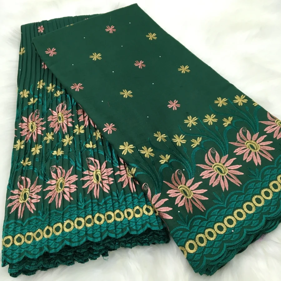 Eleganter grüner Schweizer Voile-Spitzenstoff mit Blumenstickerei - Hochwertige Baumwollspitze für afrikanische Hochzeits- und Partykleider