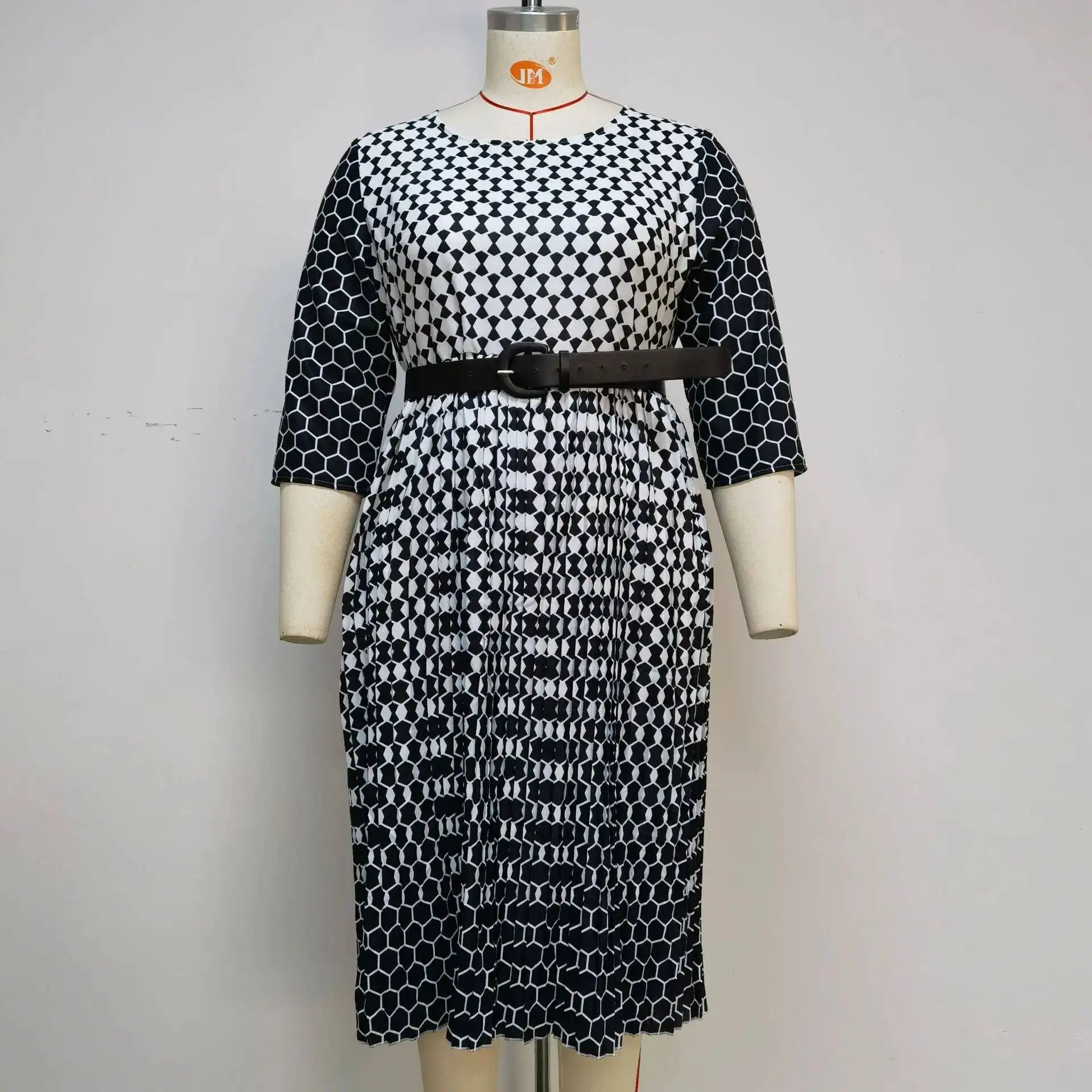 

Новое женское платье большого размера с круглым вырезом, рукавом три четверти, плиссированное, с принтом под змею, модель Jx088, летнее, элегантное, повседневное, в стиле Y2K