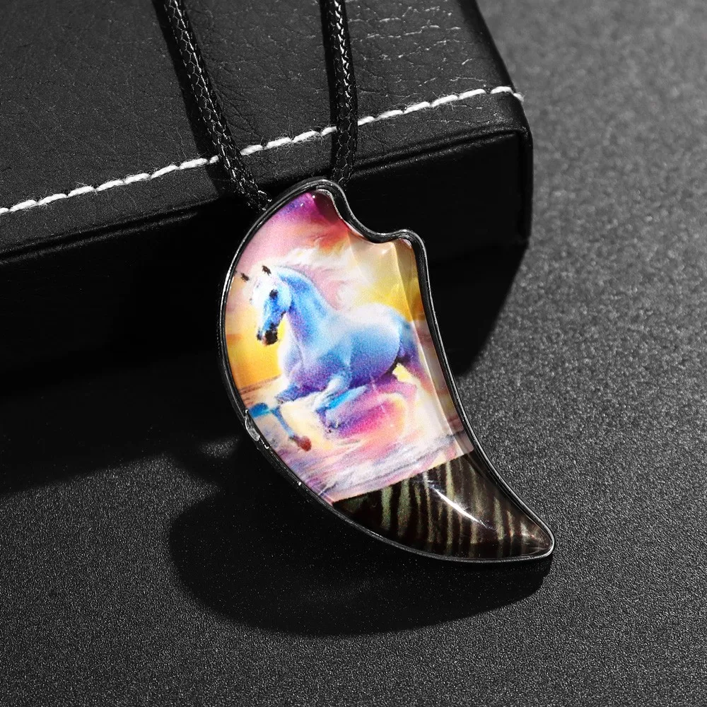 Trend Wolf Teeth Horse Glass Pendant Charming Men's and Women's Necklaces New Fashion Jewelry Accessories Gift Wholesale