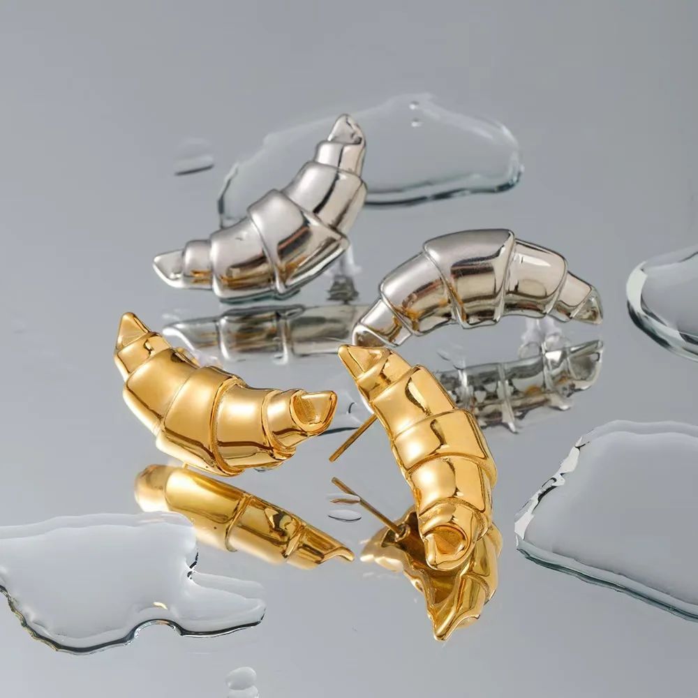1 par de pendientes de croissant creativos personalizados chapados en oro, pendientes de moda novedosa de Metal brillante para mujer, regalo del Día de San Valentín para madre