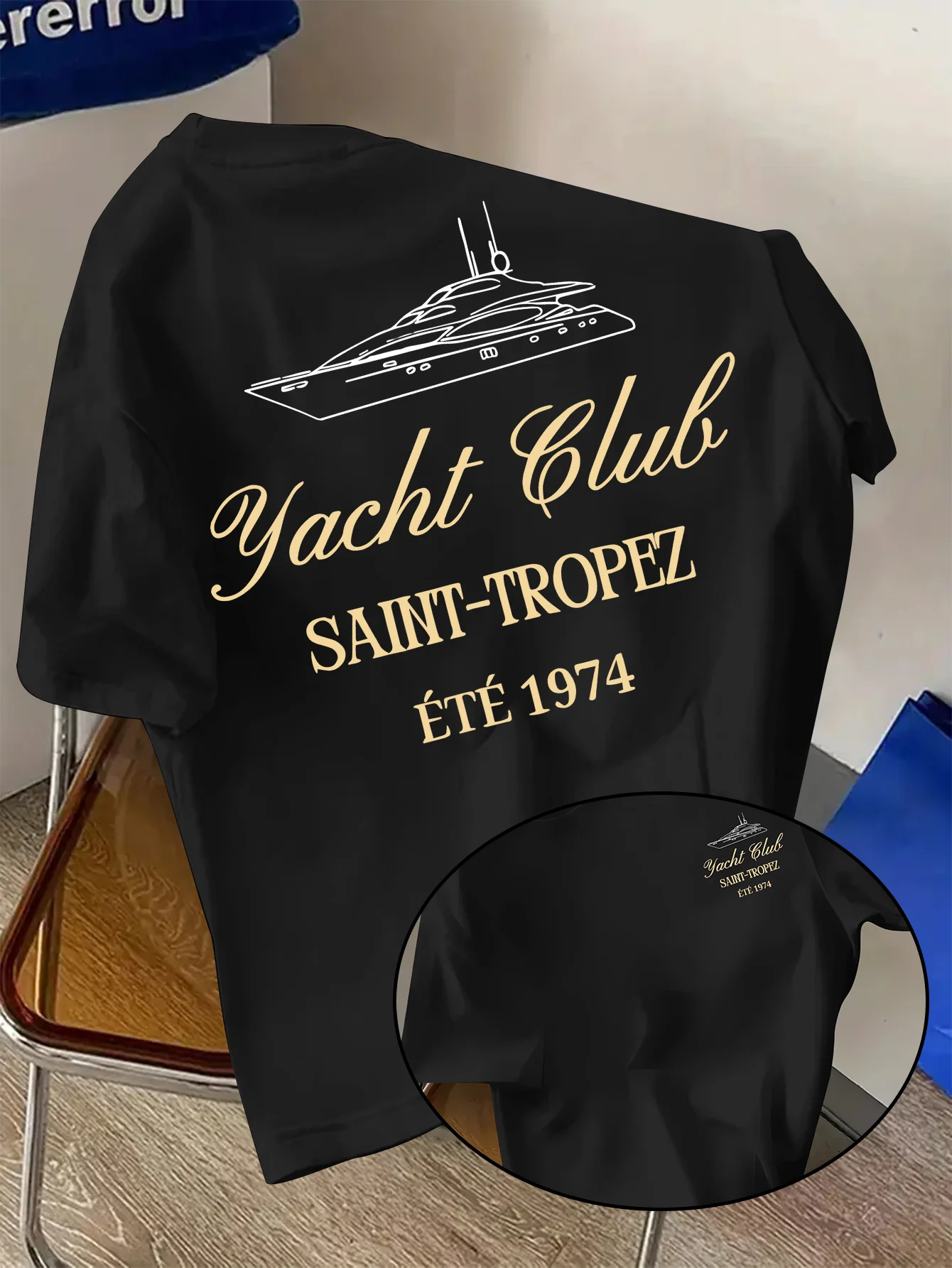 Camiseta de hombre de algodón 100% suave de primera calidad con estampado dorado de Yacht Club Saint-Tropez y dibujo de yate retro, perfecta para el estilo urbano de verano.