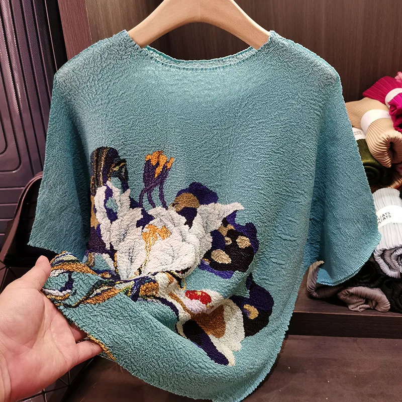 

Niche Retro Printing Miyake Round Neck T-shirt 2025 Spring New Temperament Pleated Loose Casual Short-sleeved Blouse Female