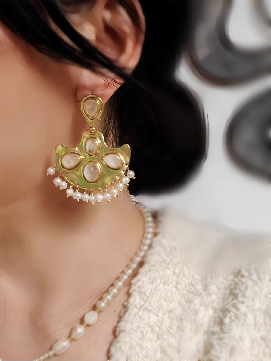 

Brass Retro Rhinestoned Fan Earrings Women Jewelry Punk Party T Show Gown Runway Korean Japan INS