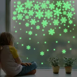 Christmas Luminous Snowflakes Window Stickers Glow in The Dark Snowflakes Clings Decal for Winter Xmas New Year Party Supplies