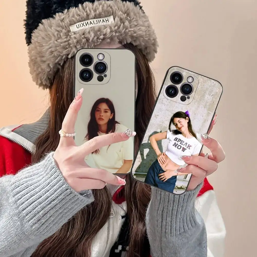 

Gracie Singer A-Abrams Phone Case For iPhone 16,15,14,13,12,11,Pro,XS,Max,XR,Plus,E,SE4,Mini Black Fashion Cover