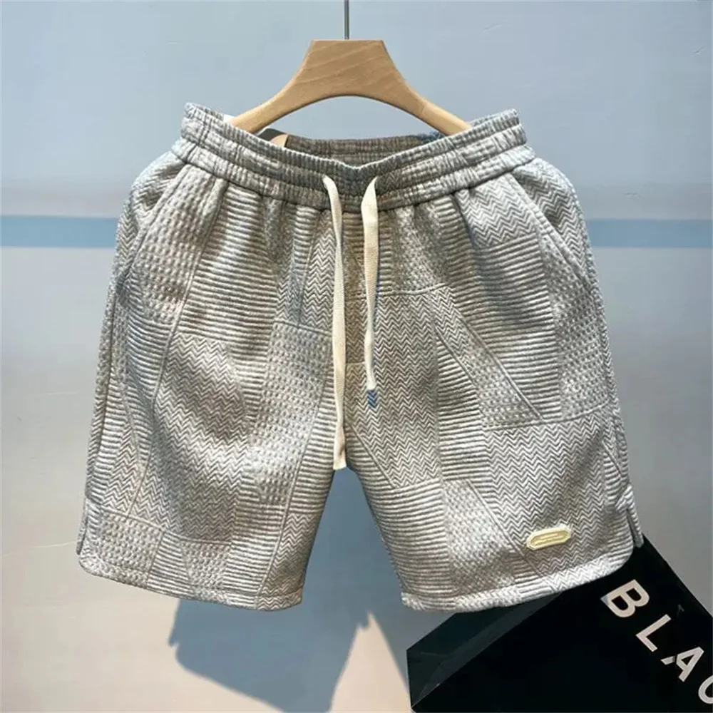 Calça curta esportiva de jogging casual masculina, padrão ondulado, monocromático, cordão masculino, calção de ginástica solta seca, sudorese, verão