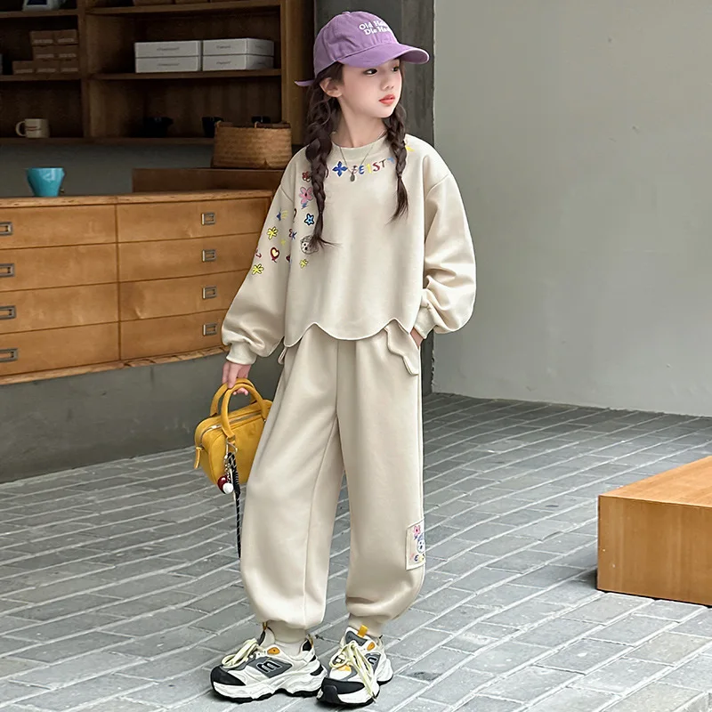 2026 Girls Cotton Stylish Cartoon Patch Wavy Cut Sweatshirt+Sweatpant Set School Kids 2PCS Tracksuit Children Jogging Outfit