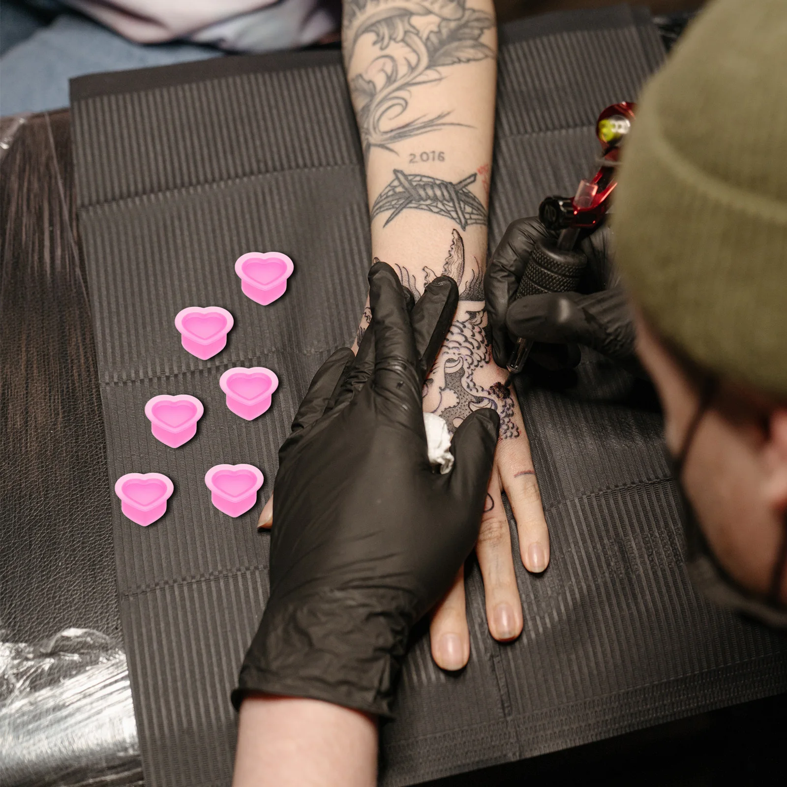 

100 шт., силиконовая чашка для чернил в форме сердца, гибкий держатель для пигментов, принадлежности для татуировки, маленькие контейнеры для чернил для салона, макияжа, поделок своими руками