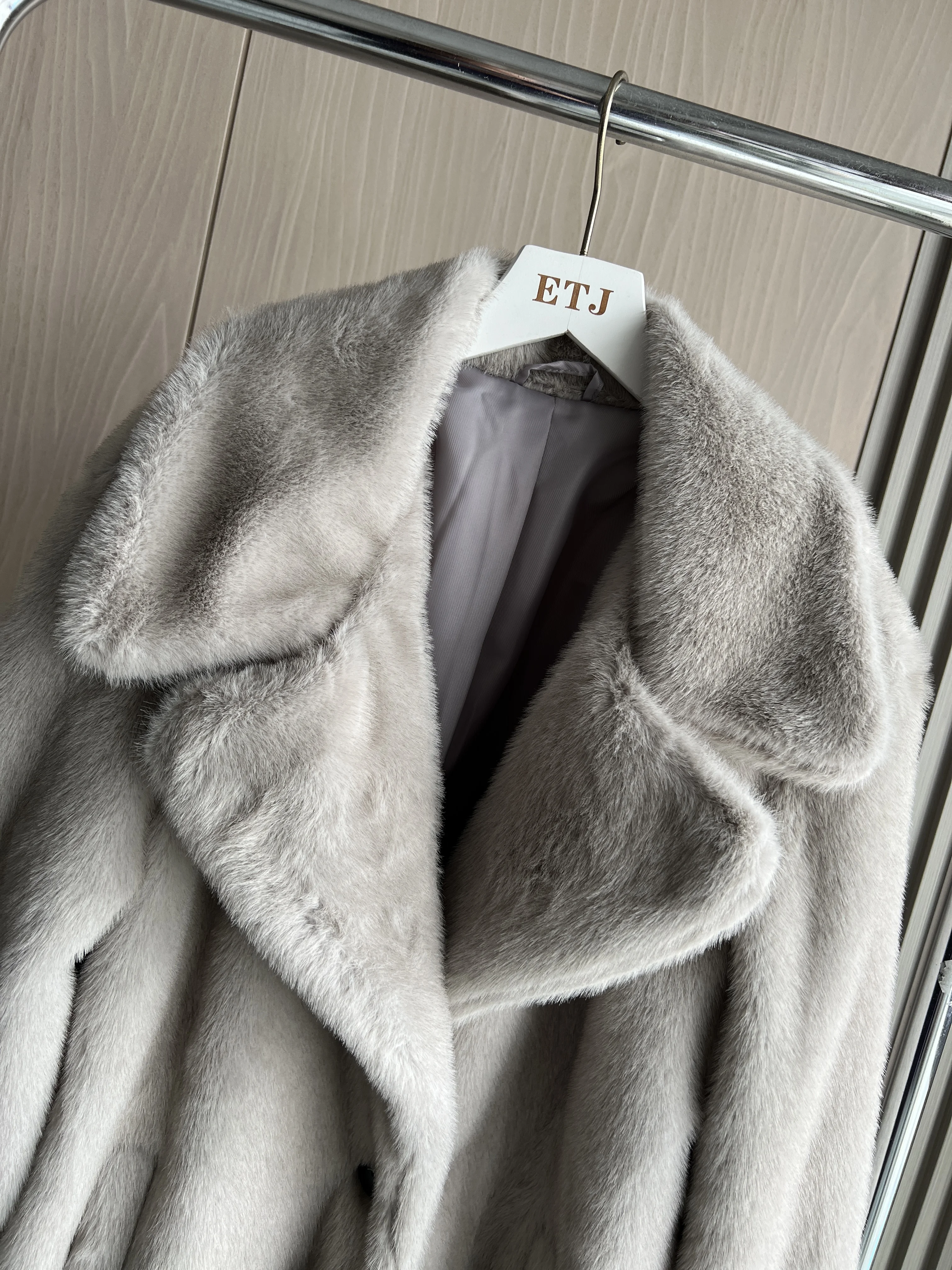 ETJ 2025 Women's Winter New Collection Luxurious Faux Fur Effect Long Coat Thick and Warm Padded Jacket for Women