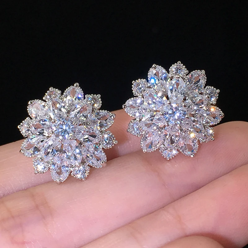 Exquisite AAA Cubic Zirconia Christmas Snowflake Stud Earrings for Women Shiny Crystal Flowers Earring Christmas New Year Gifts