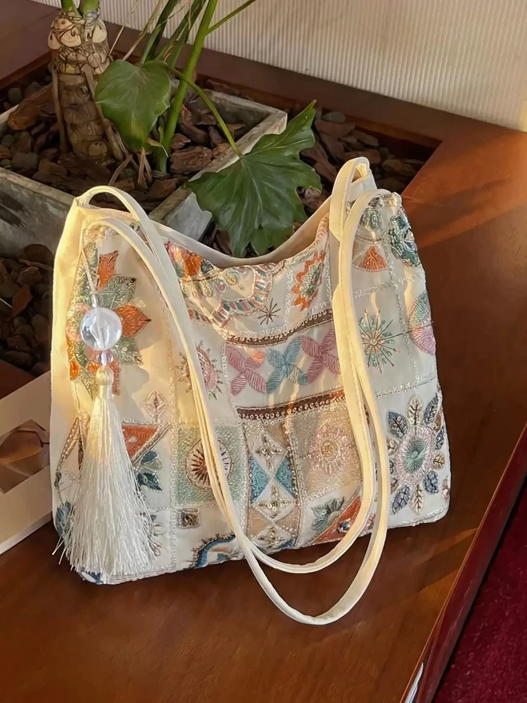 

Chinese Style Embroidered Tote Bag for Women Casual Large Capacity Shoulder Bag with Traditional Floral Embroidery