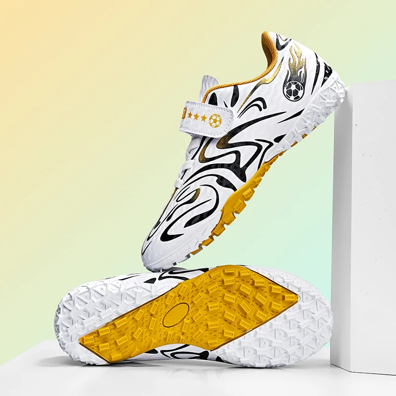 

Kids Soccer Shoes Comfortable Turf Boys Girls Indoor TF Soccer Cleats Athletic Professional Lightweight Football Training Shoes