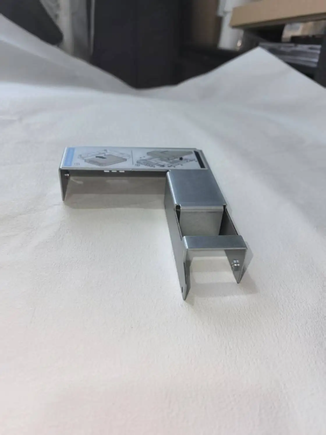 

09W8C4 Y004G 2.5" Adapter Bracket for F238F/G302D/X968D SAS/SATA Tray Caddy